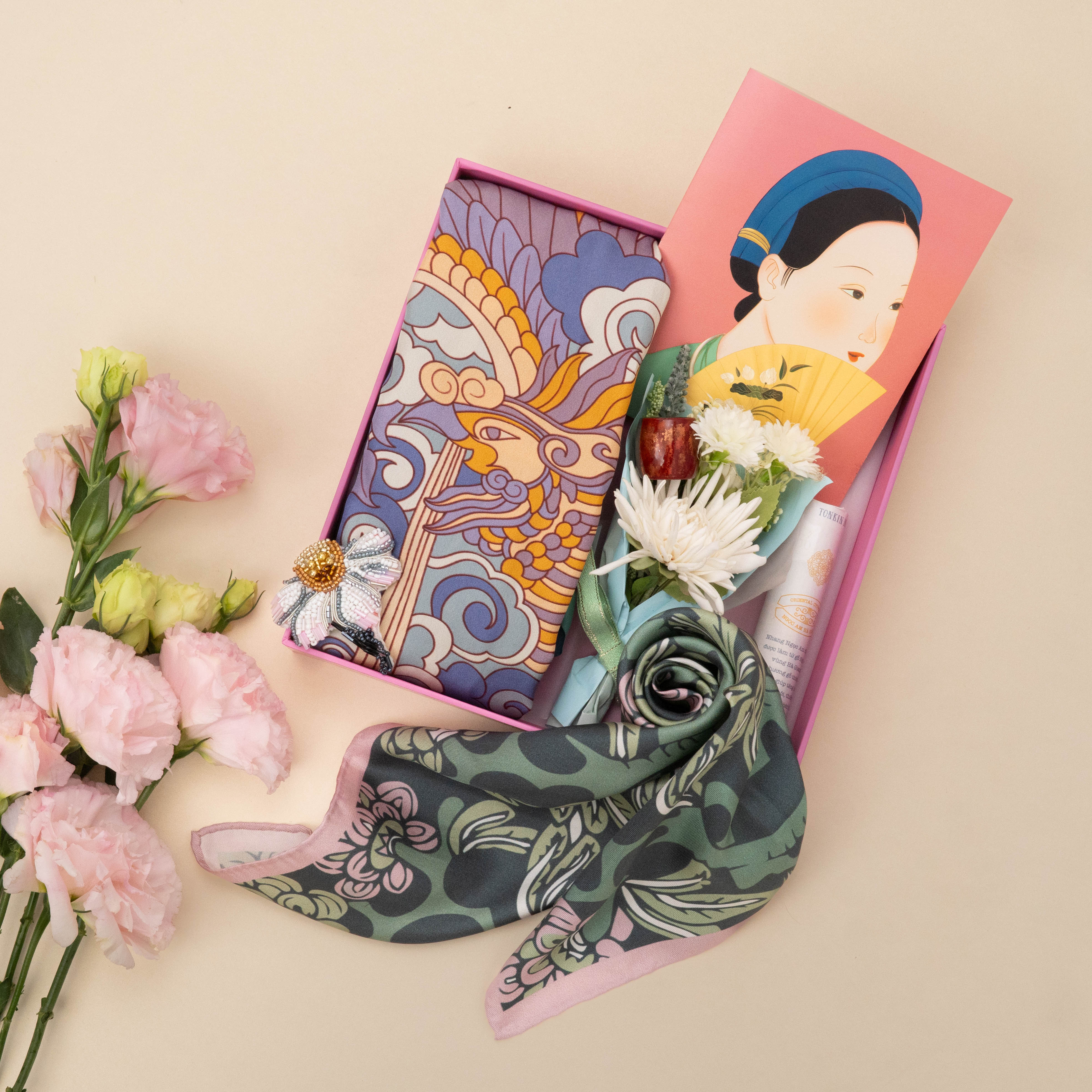 Mỗi set quà đẹp mắt, chỉn chu như gói trọn tâm huyết của Tơ Vàng