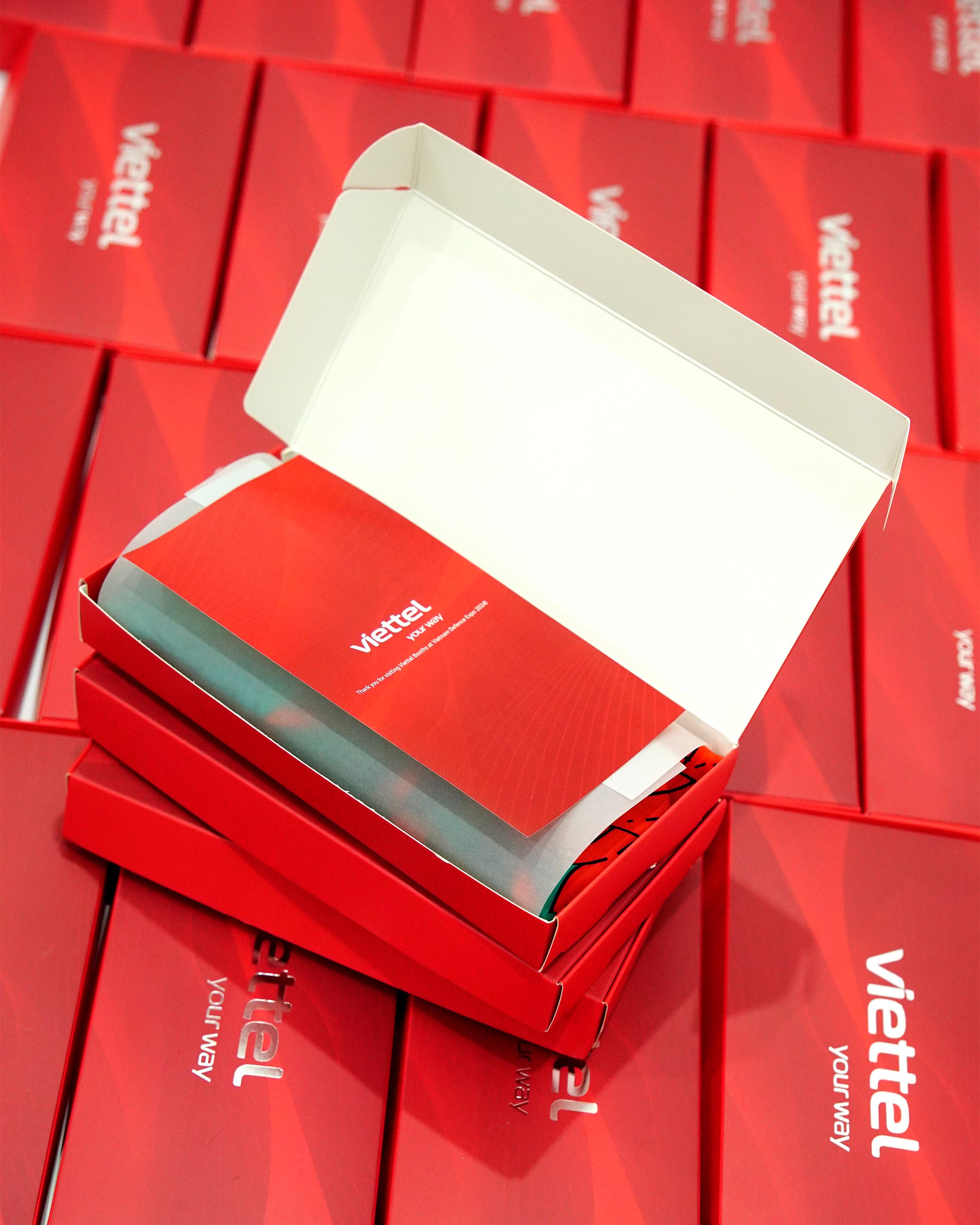 Tơ Vàng cung cấp các set quà tặng doanh nghiệp mang đậm dấu ấn thương hiệu