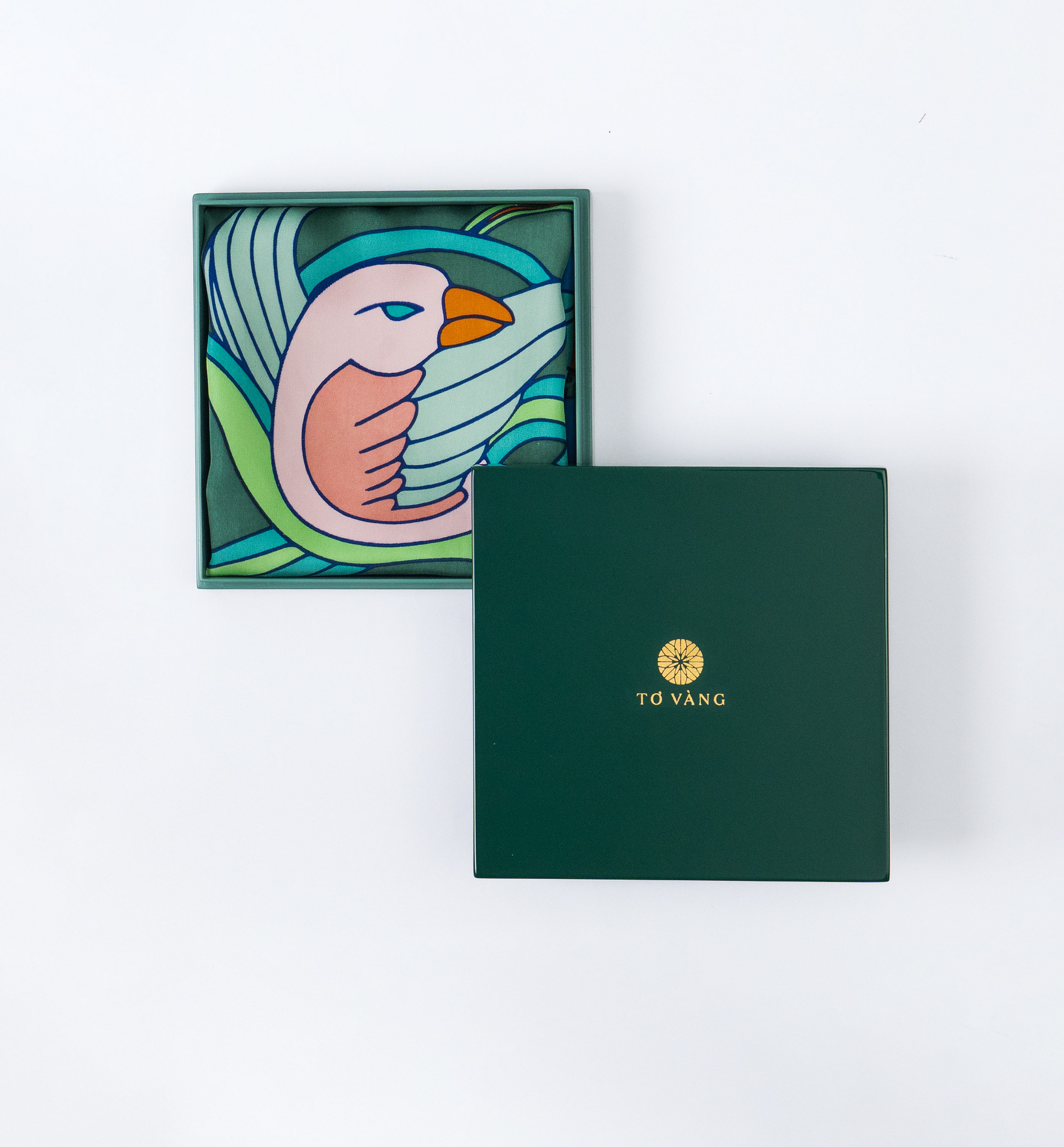 Hộp sơn mài Tơ Vàng độc đáo