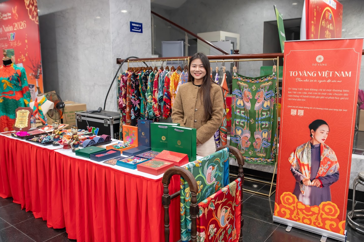 Gian hàng trưng bày sản phẩm của Tơ Vàng