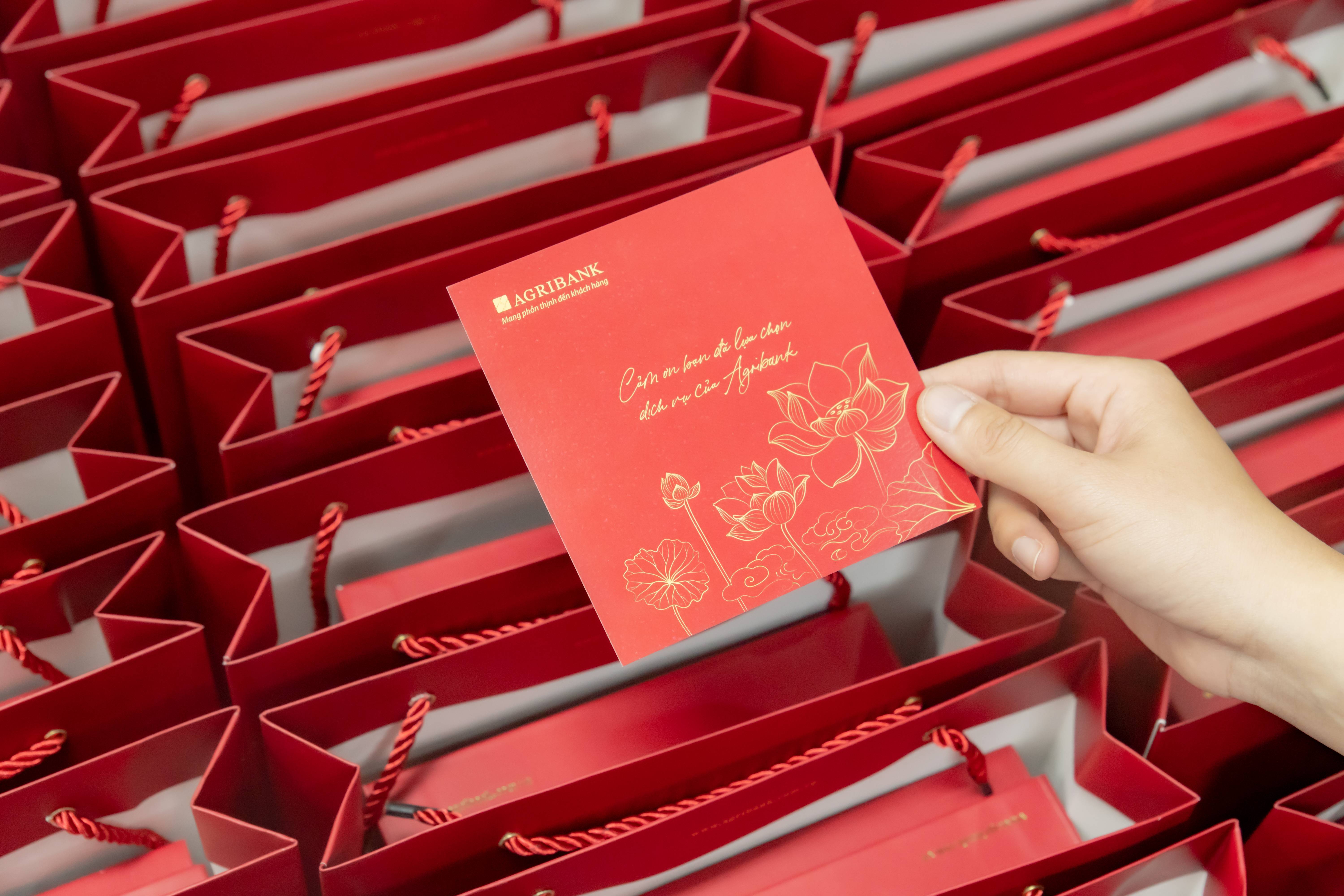 Các set quà mang đậm dấu ấn thương hiệu của Agribank