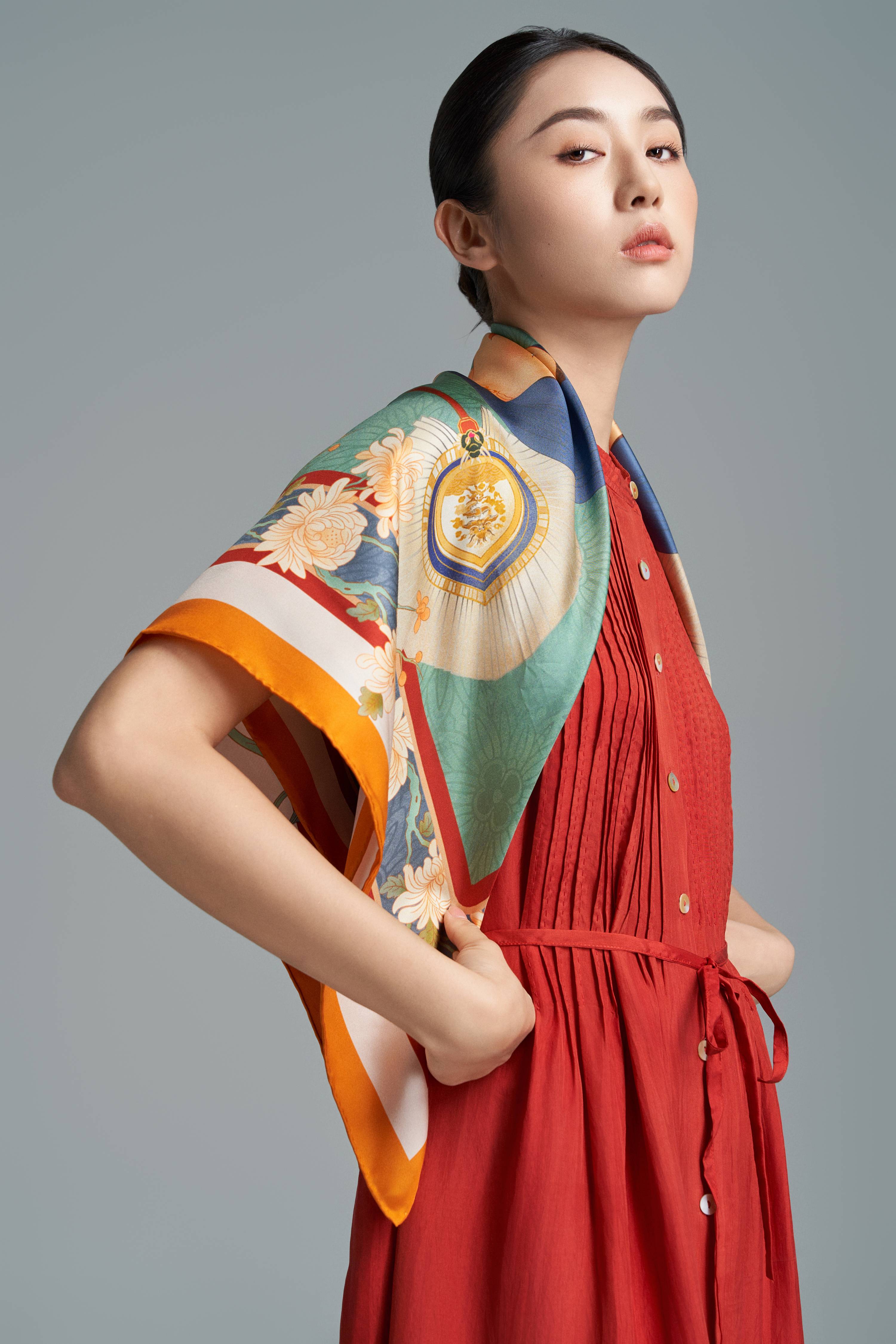 Khăn lụa Trầm Bích Song Khuê/ Size 65x65