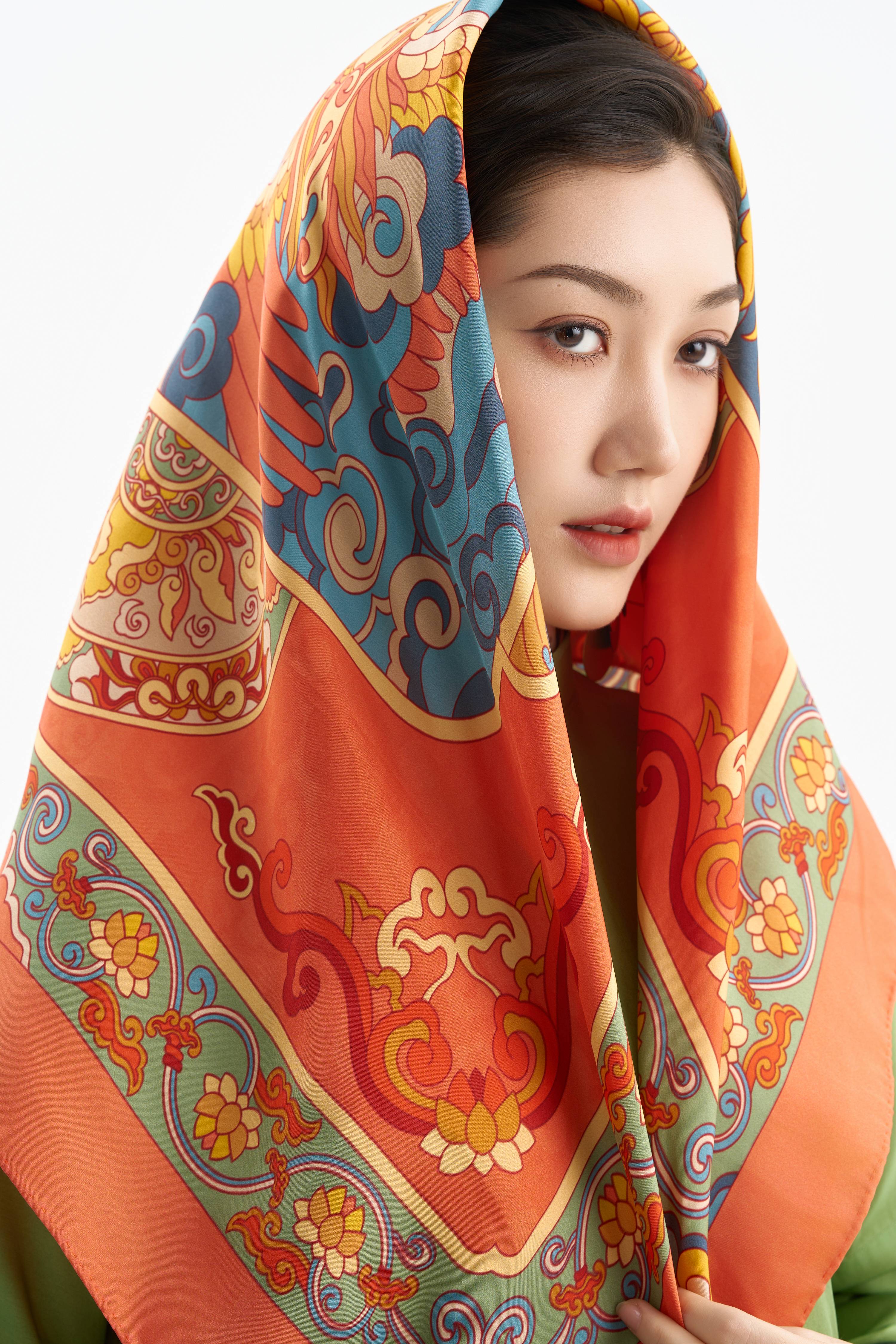 Khăn lụa Phượng Ảnh Lưu Vân/ Cam Đào/ Size 90x90