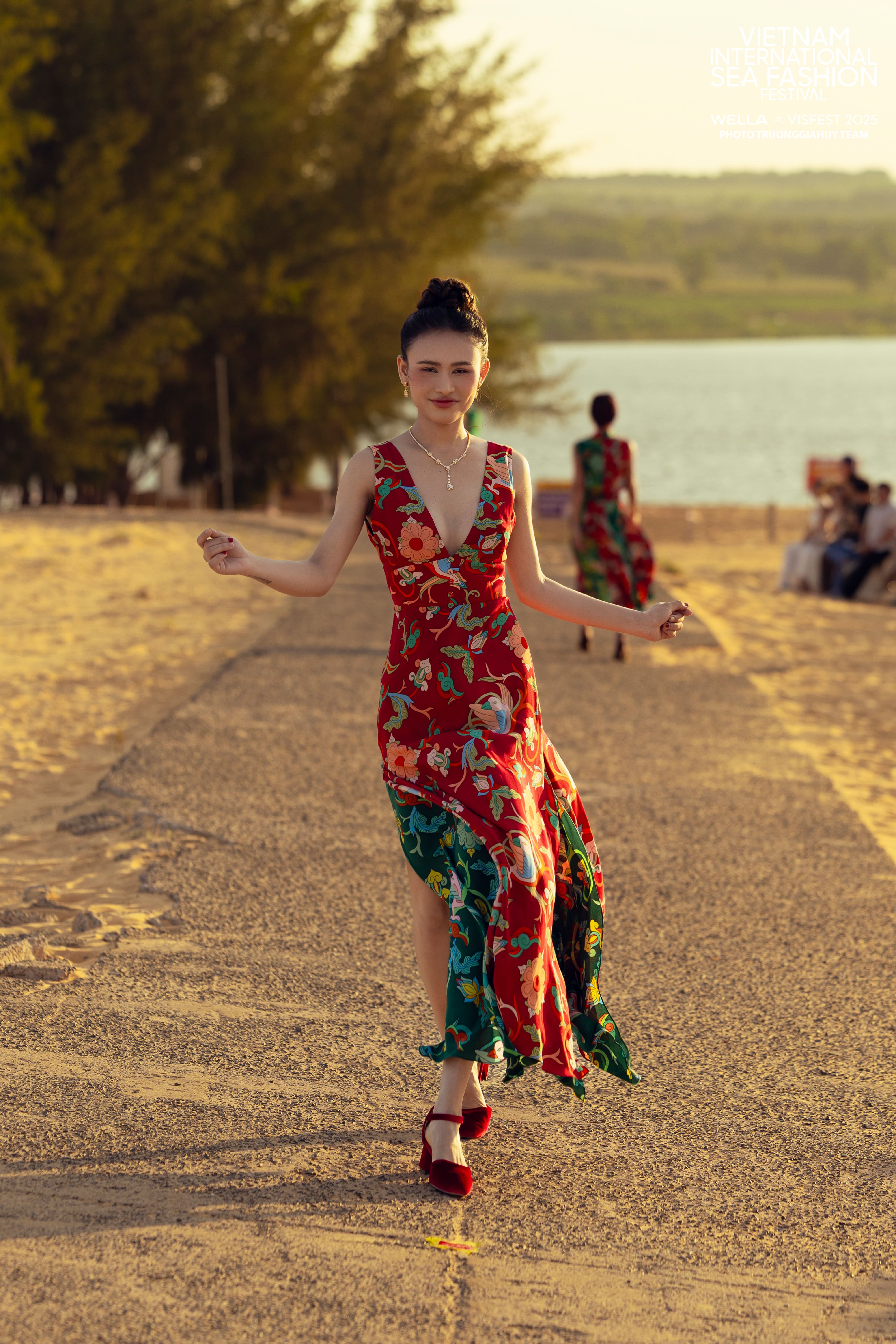 Váy lụa 4 tà/ Phượng Điểu