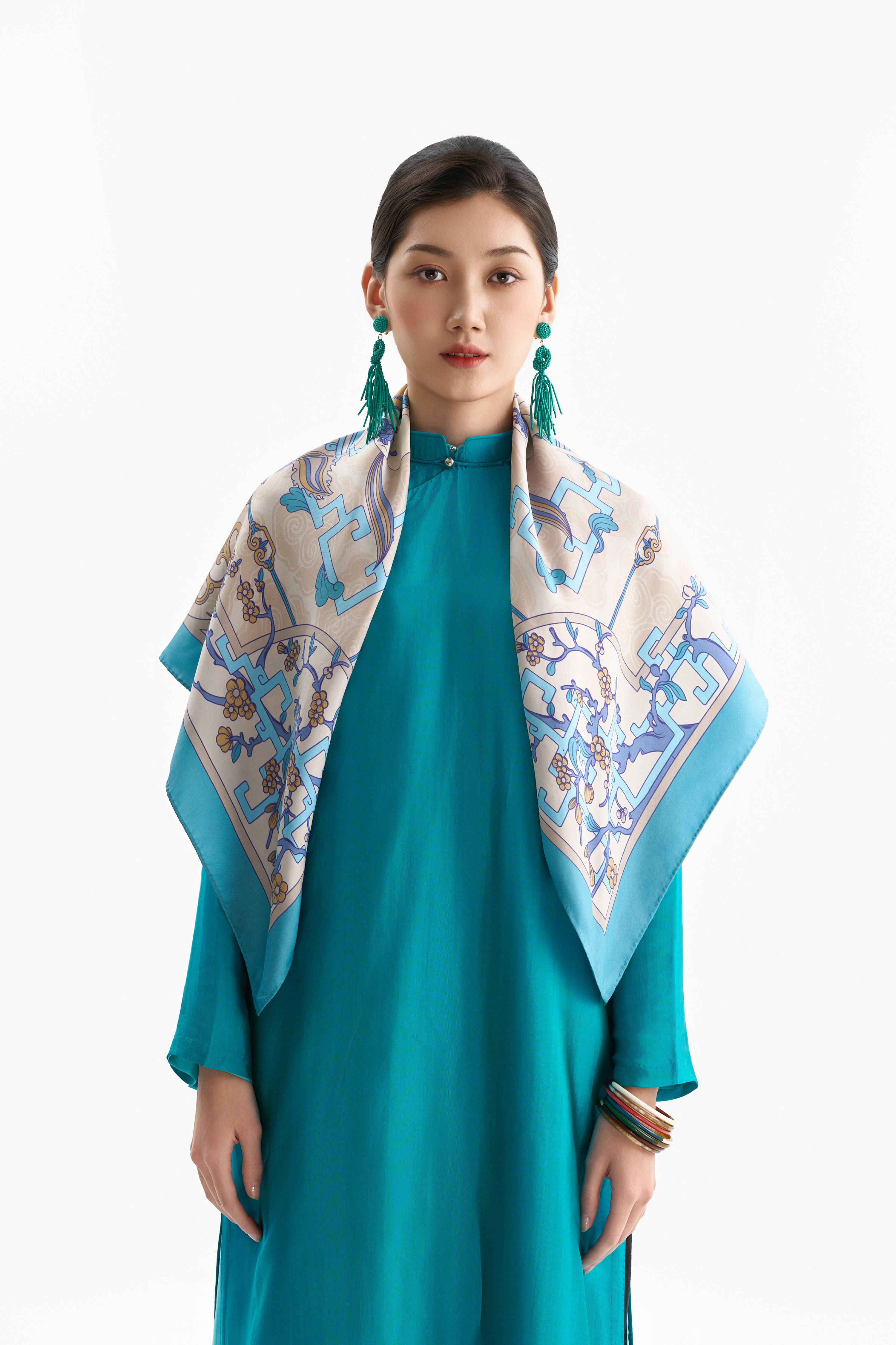 Khăn lụa Cát Mã Hí Mai Hoa/ Xanh Mây/ Size 90x90