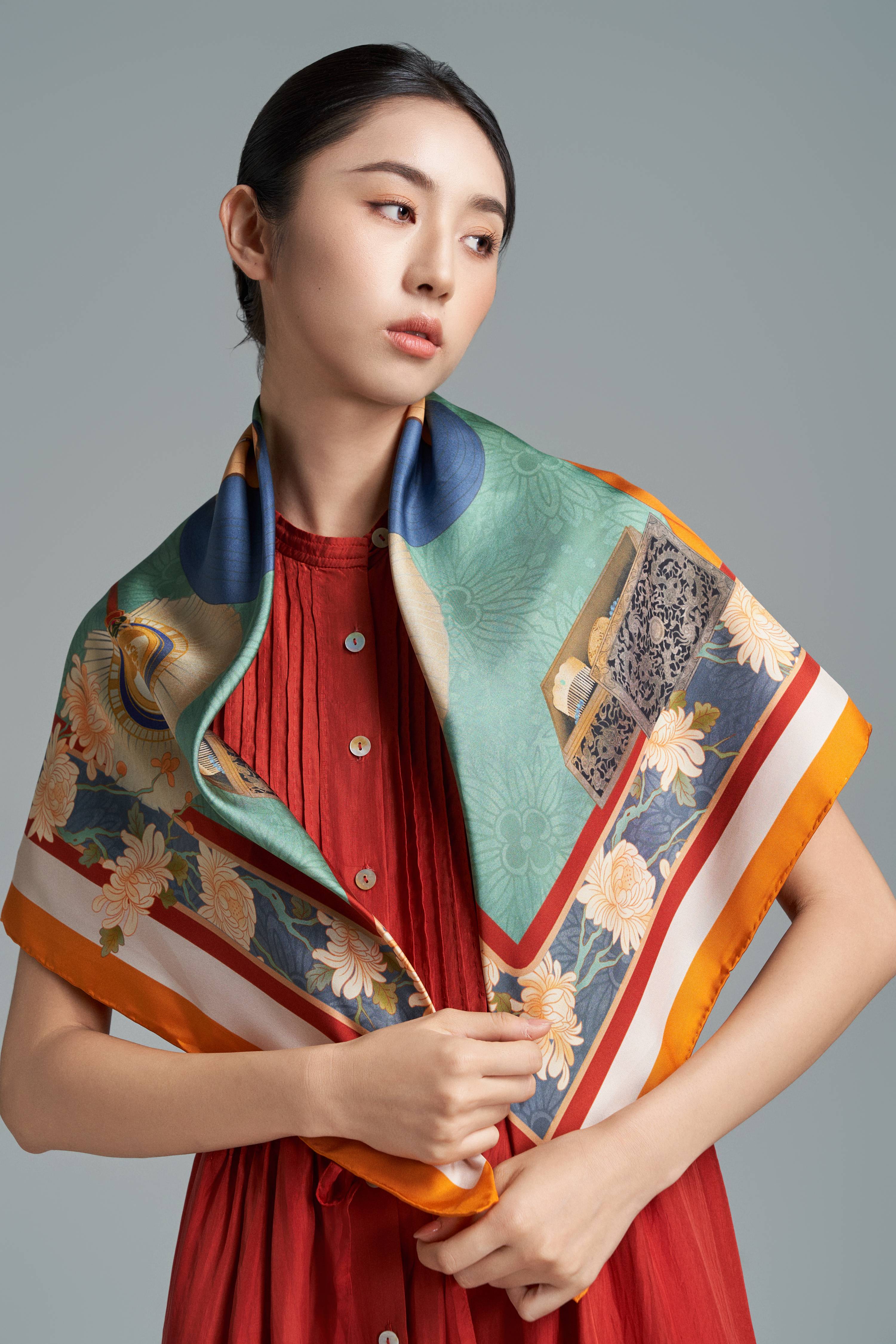 Khăn lụa Trầm Bích Song Khuê/ Size 55x55