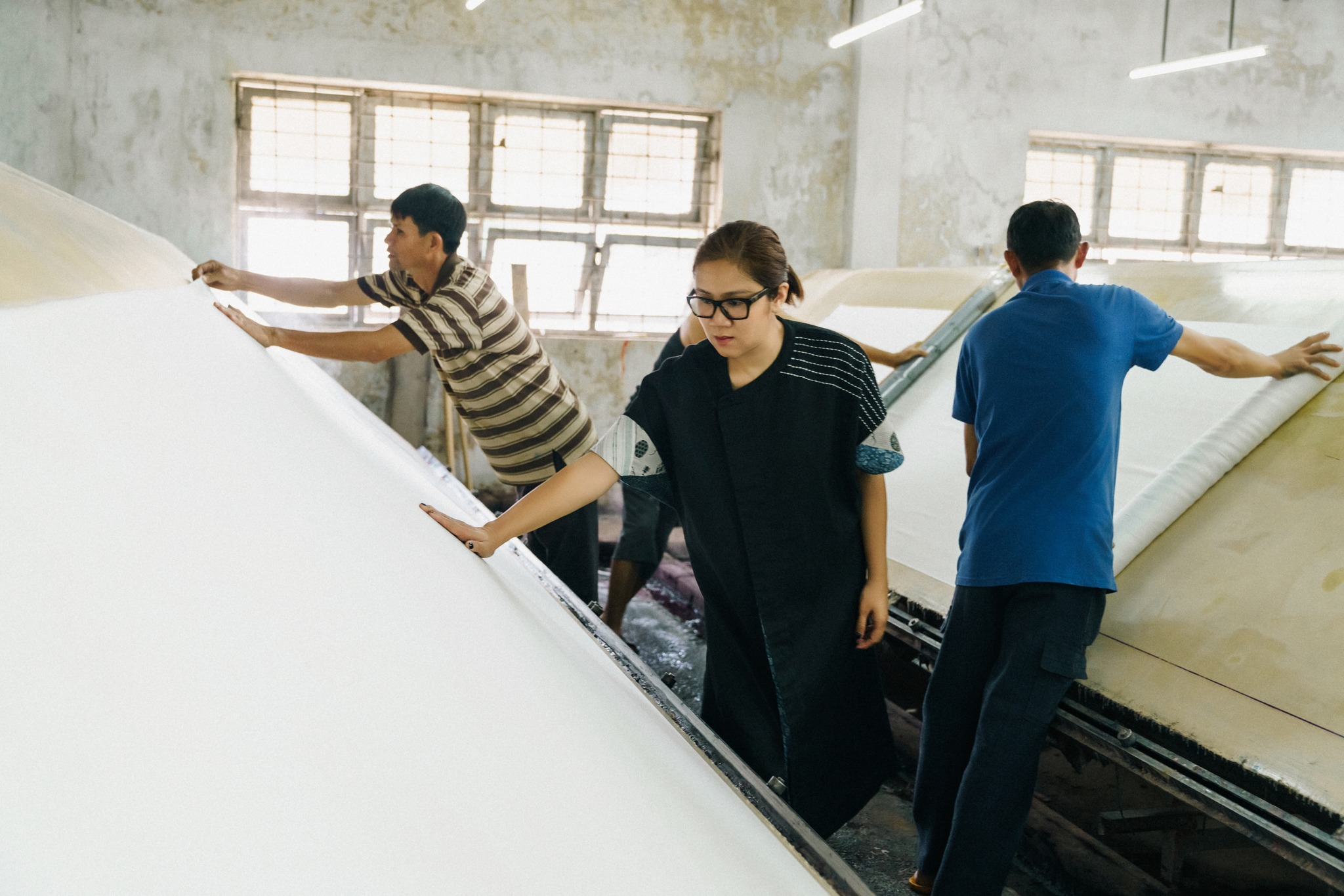 Tham quan hệ thống nhà máy sản xuất lụa tơ tằm tại Bảo Lộc