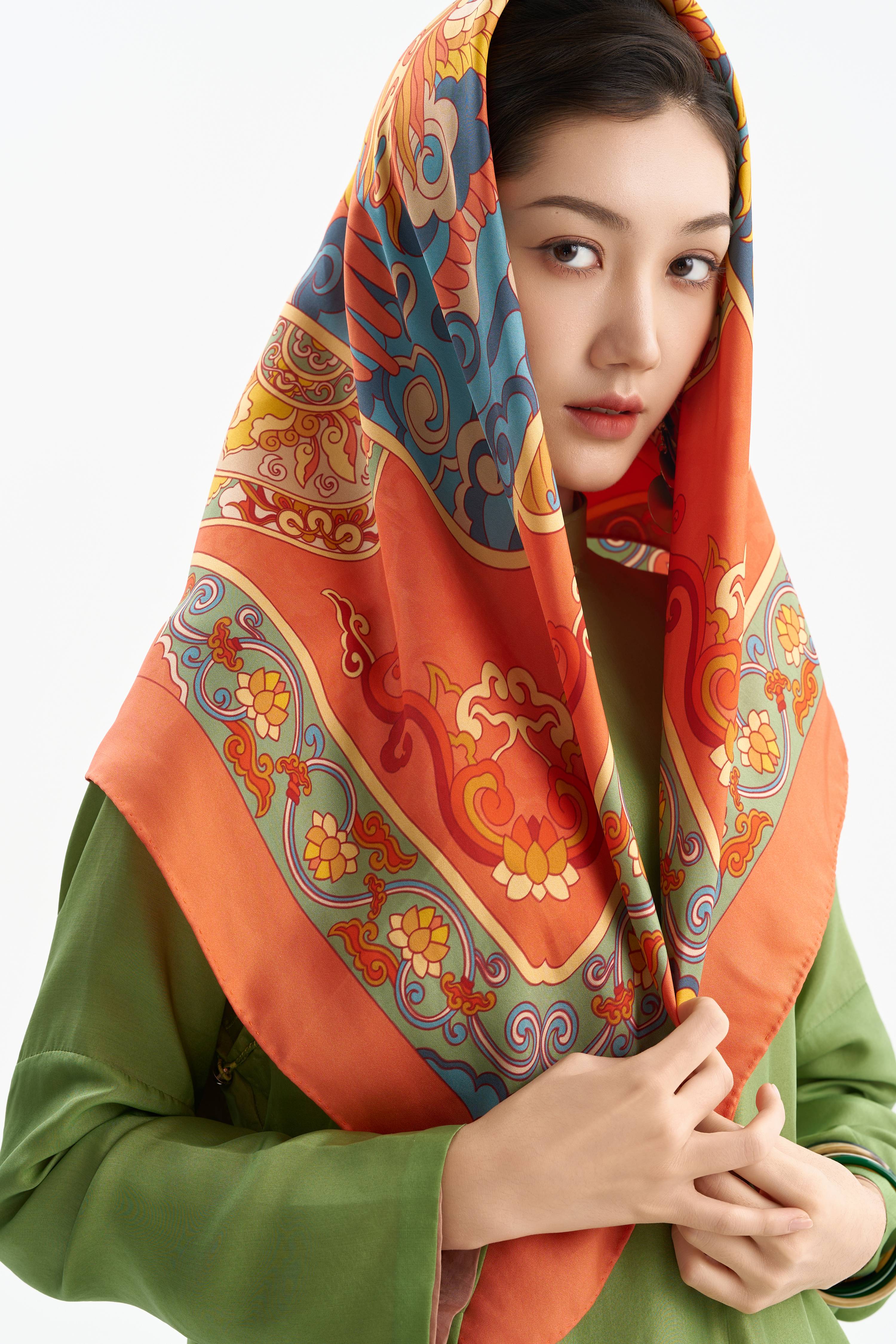 Khăn lụa Phượng Ảnh Lưu Vân/ Cam Đào/ Size 90x90