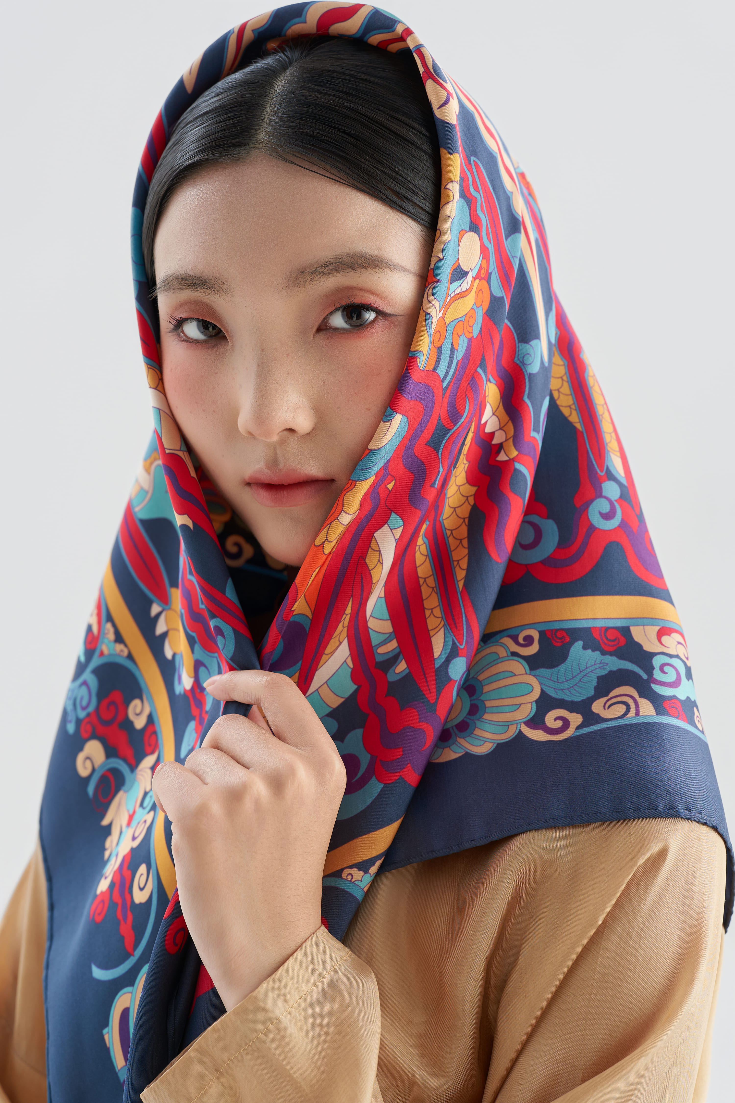 Khăn lụa Lưỡng Long Hí Châu/ Xanh Navy/ Size 70x70