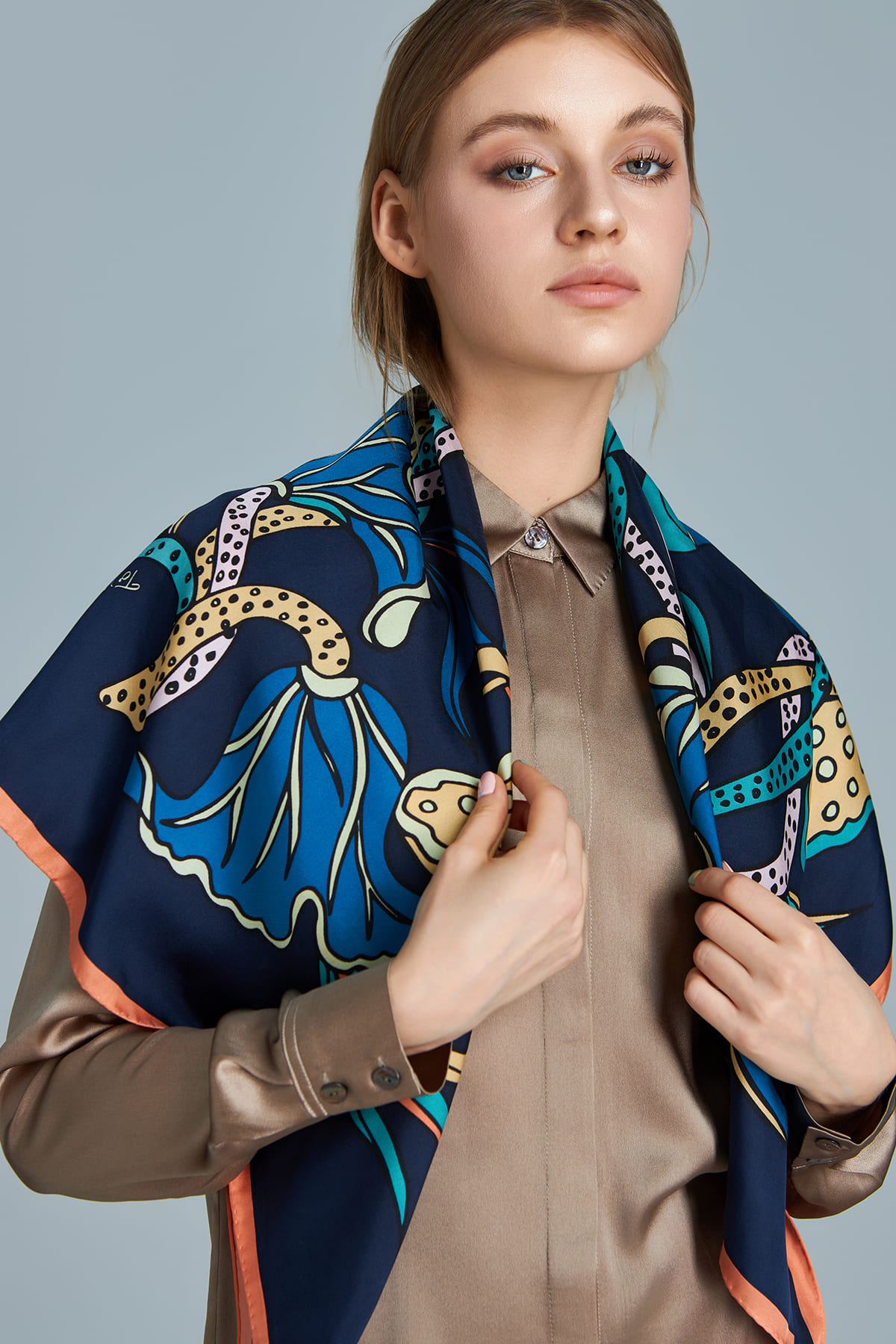 Khăn lụa Liên Hoa Vũ/ Xanh Navy/ Size 65x65