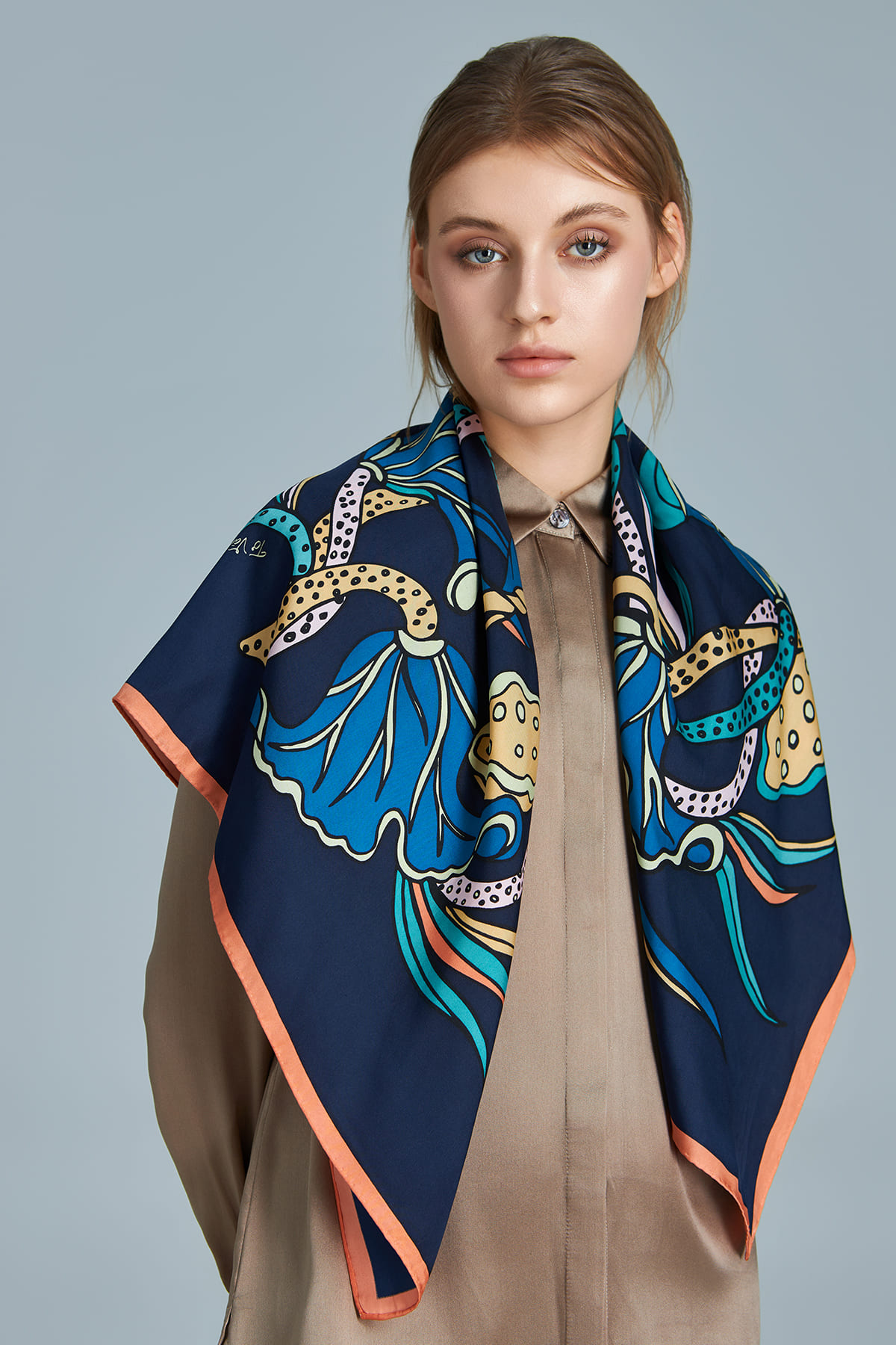 Khăn lụa Liên Hoa Vũ/ Xanh Navy/ Size 65x65