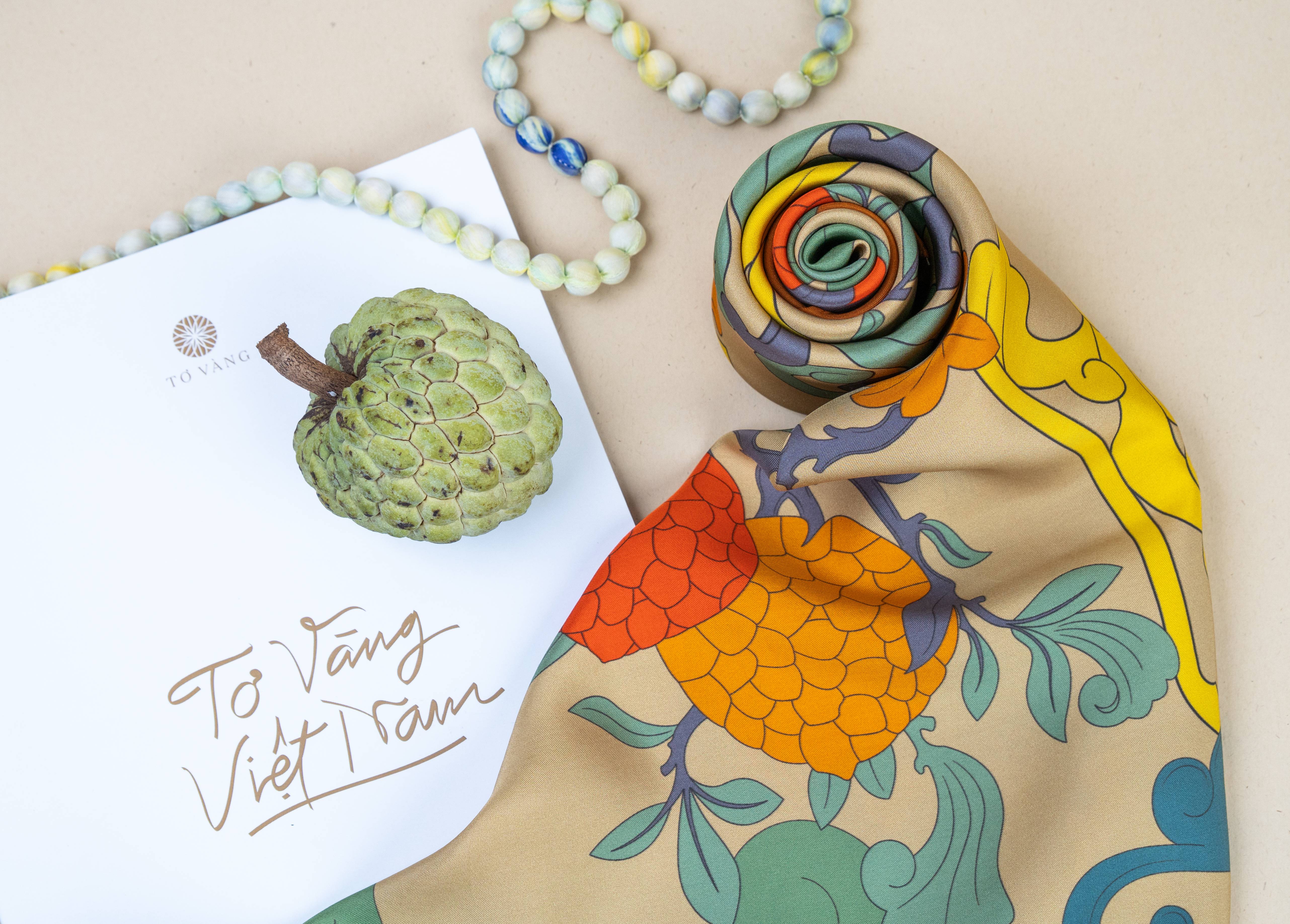 Khăn lụa làm quà – Gửi trọn yêu thương ngày 8/3 trong từng sợi lụa