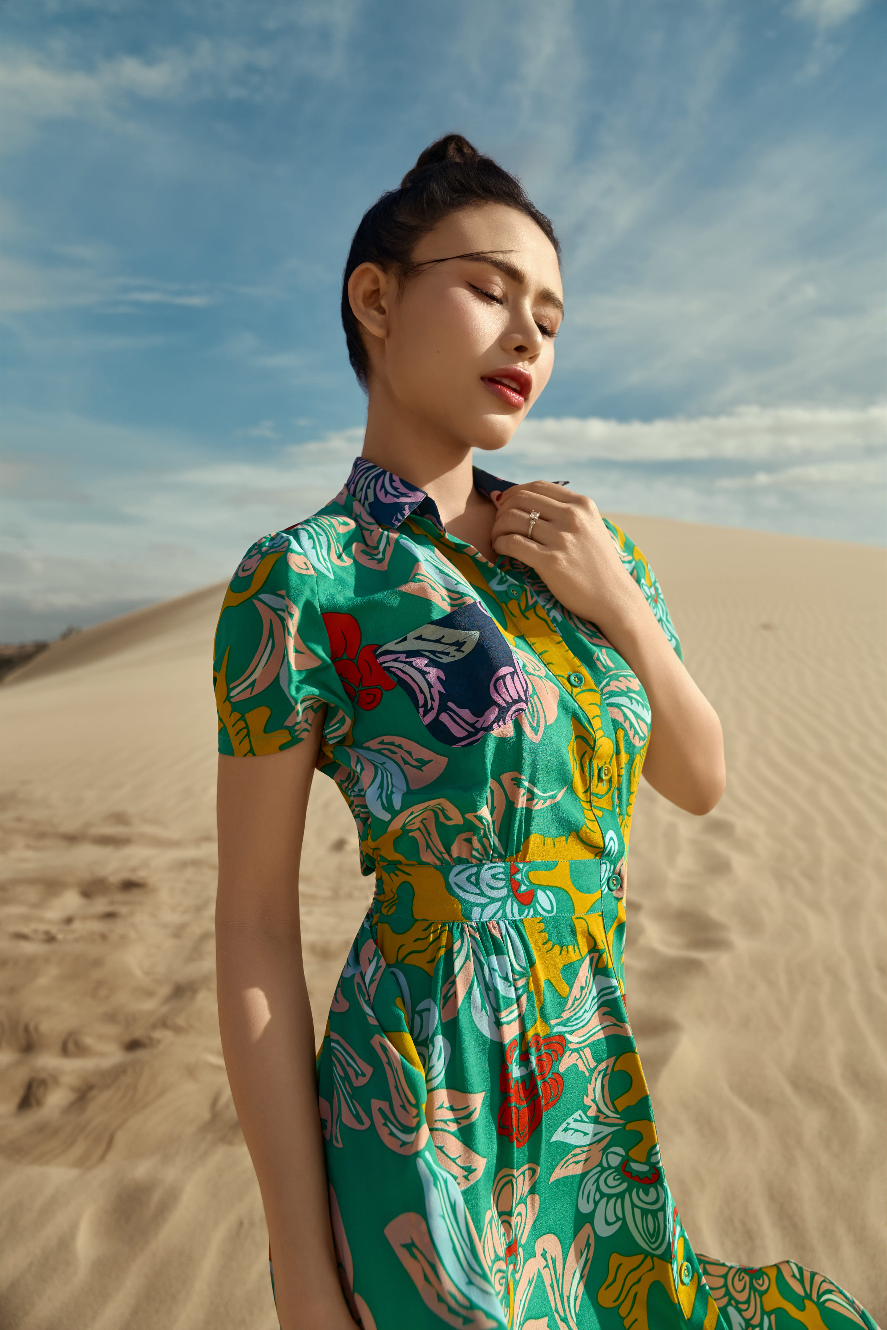 Váy lụa Lucie cổ đức/ Vườn Thanh Xuân/ Xanh Vàng