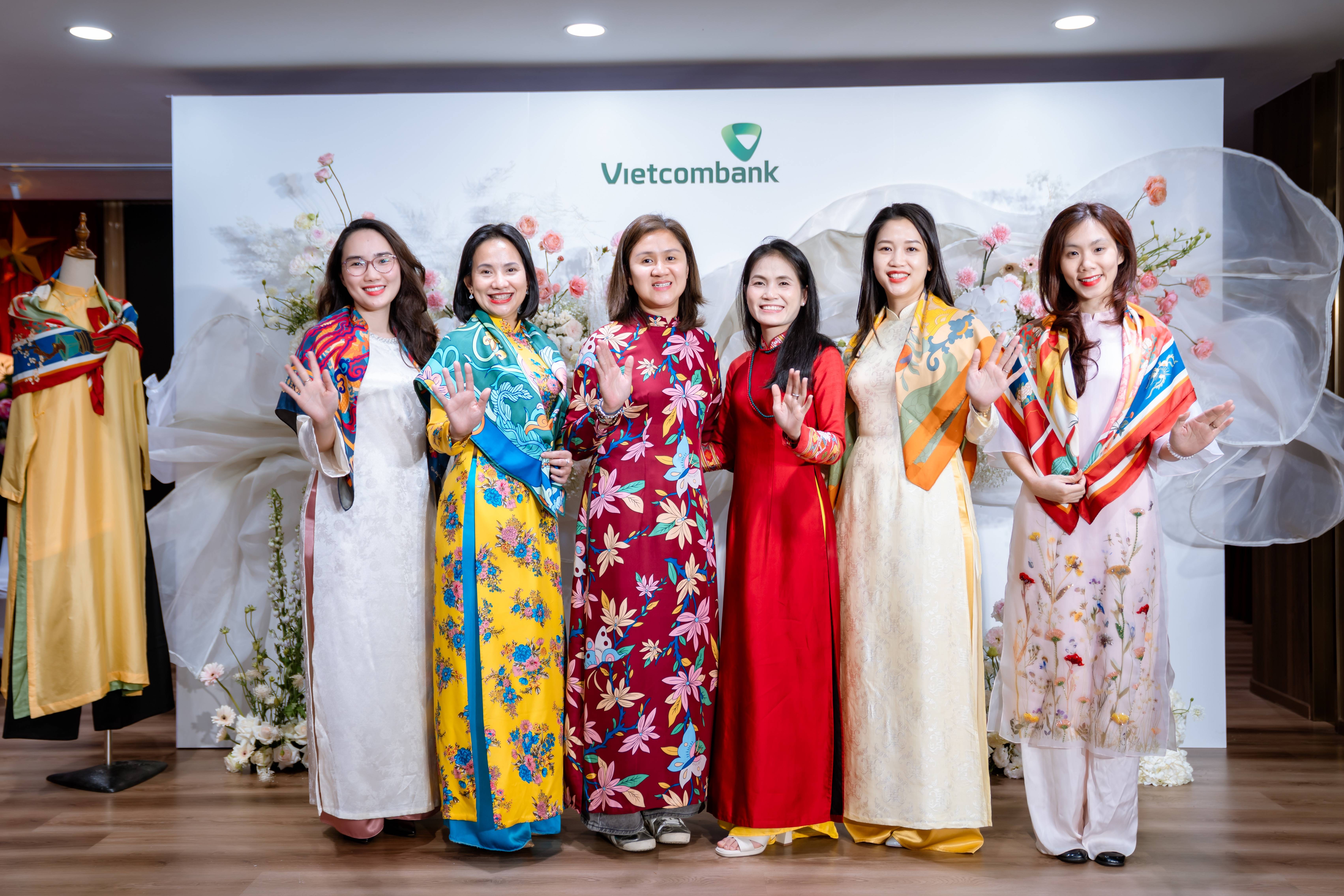 From Heritage To Life – Phong cách Vietcombank giao thoa cùng lụa Tơ Vàng