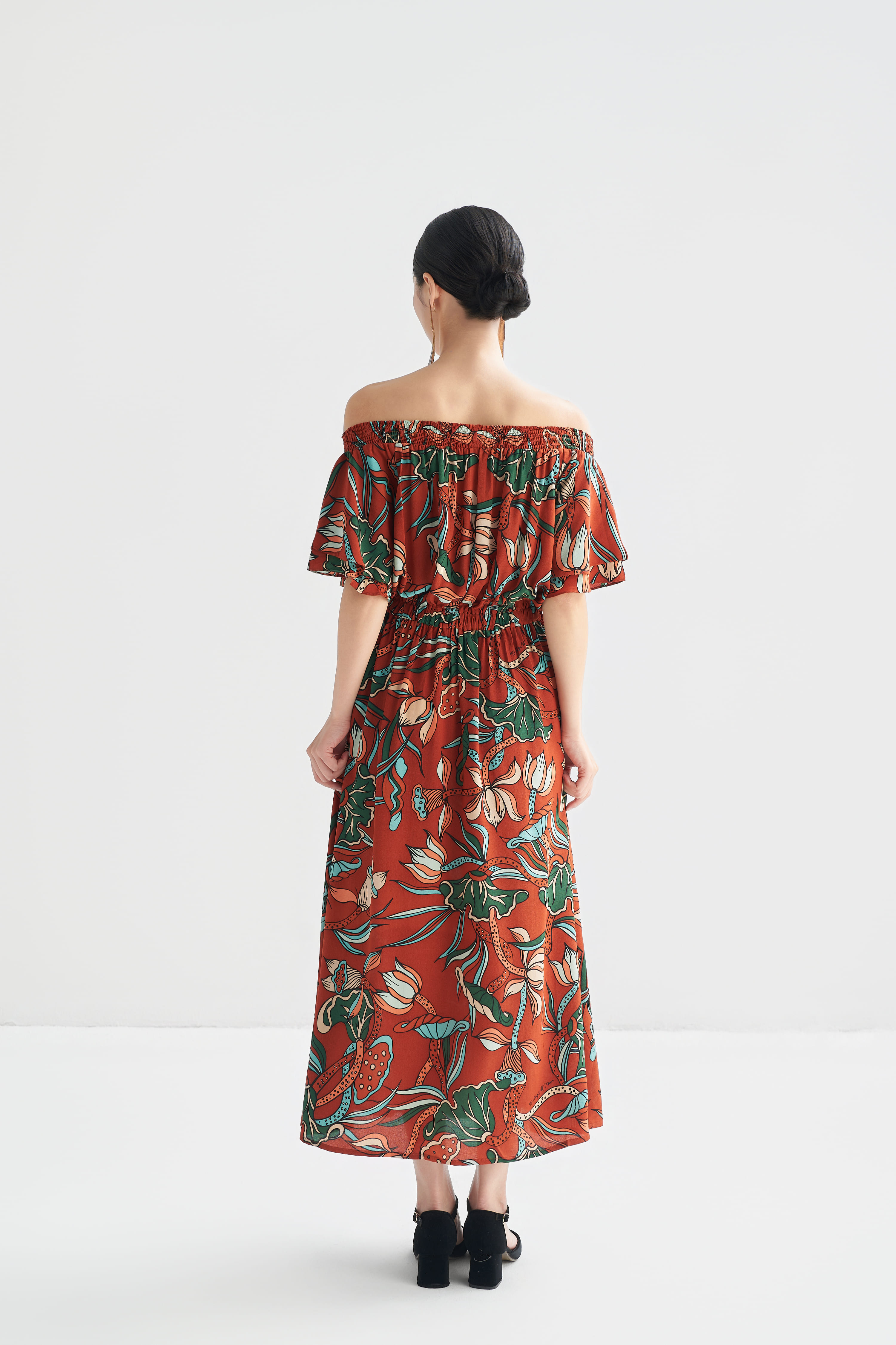 Maxi Mia/ Liên Hoa Vũ/ Cam