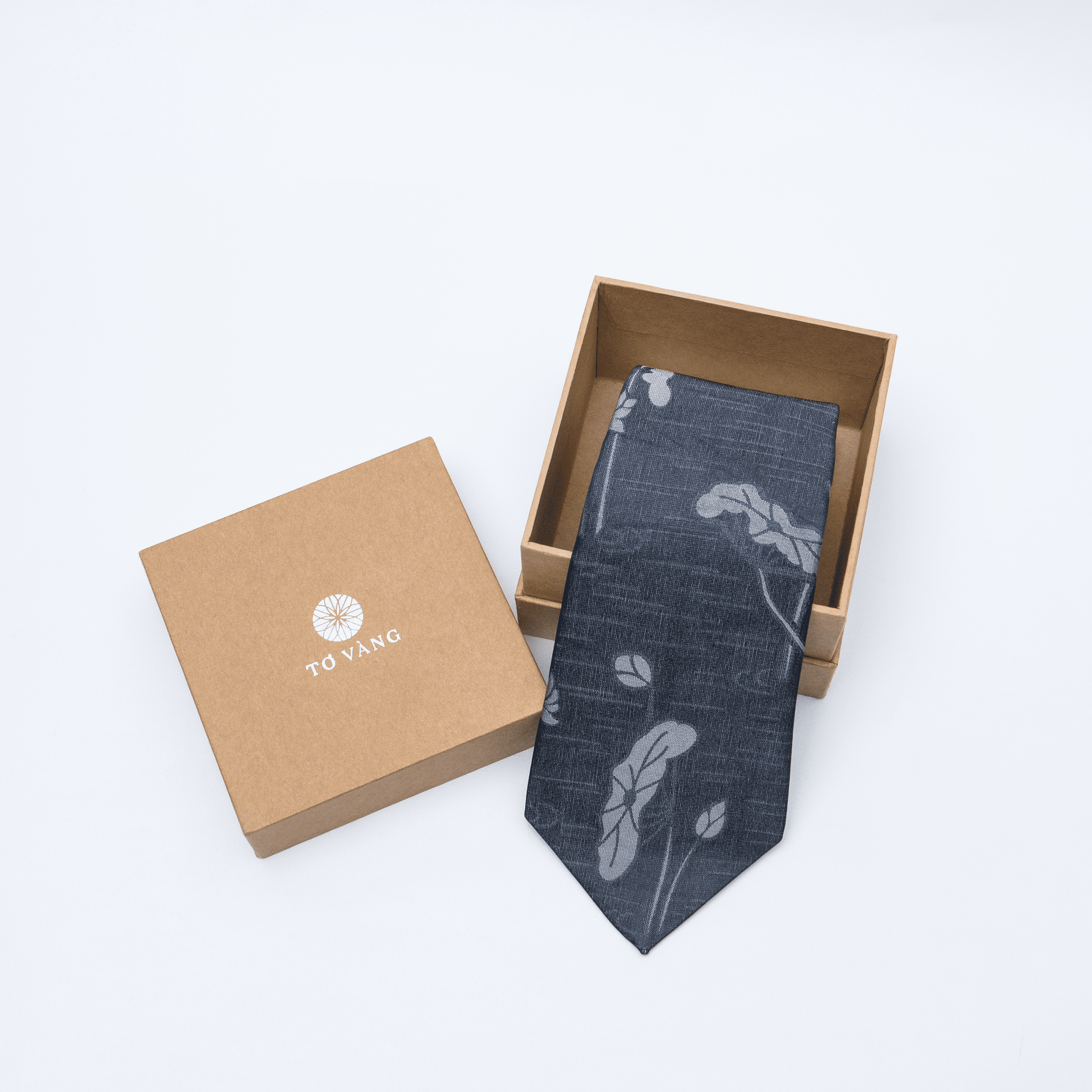 Cà vạt lụa sen/ Ghi đậm