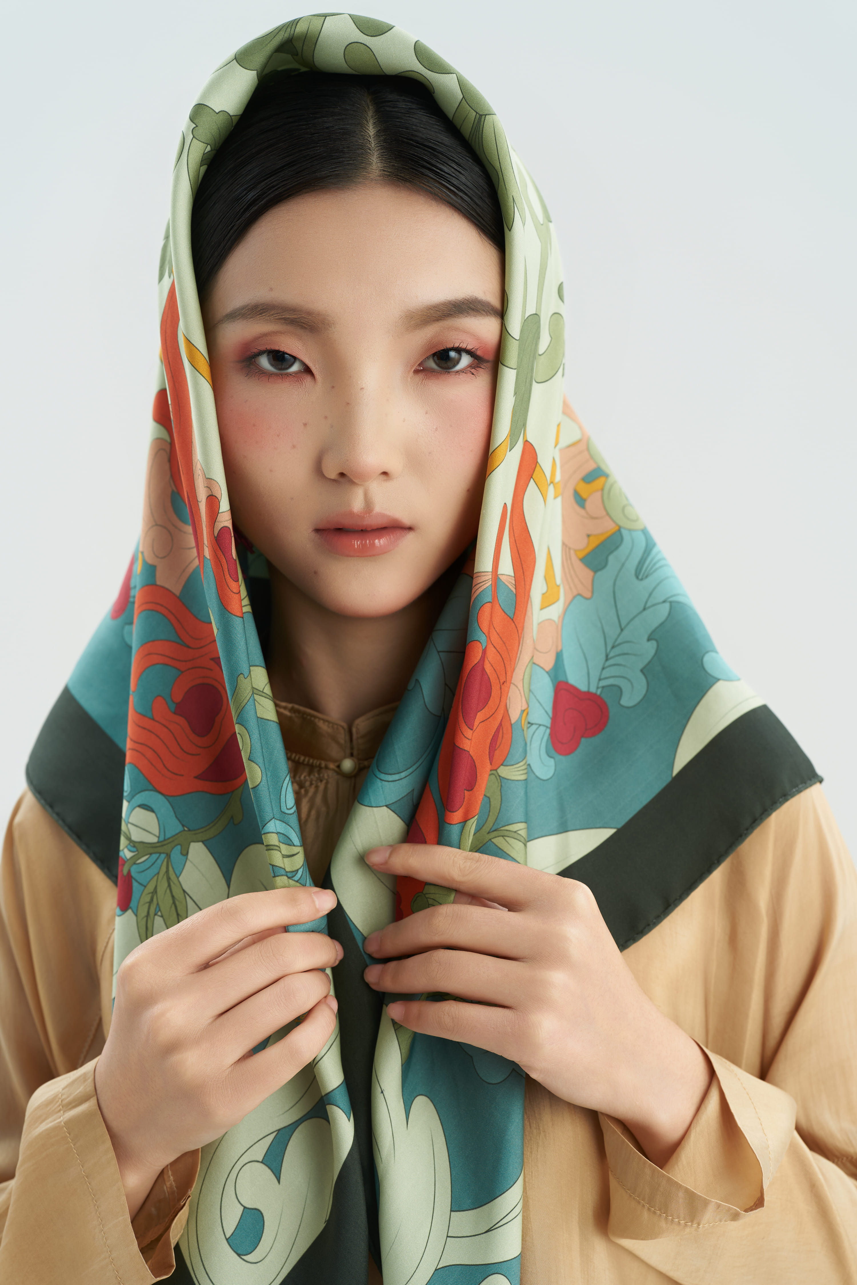 Khăn lụa Phật Thủ Tường An/ Xanh Lá/ Size 90x90