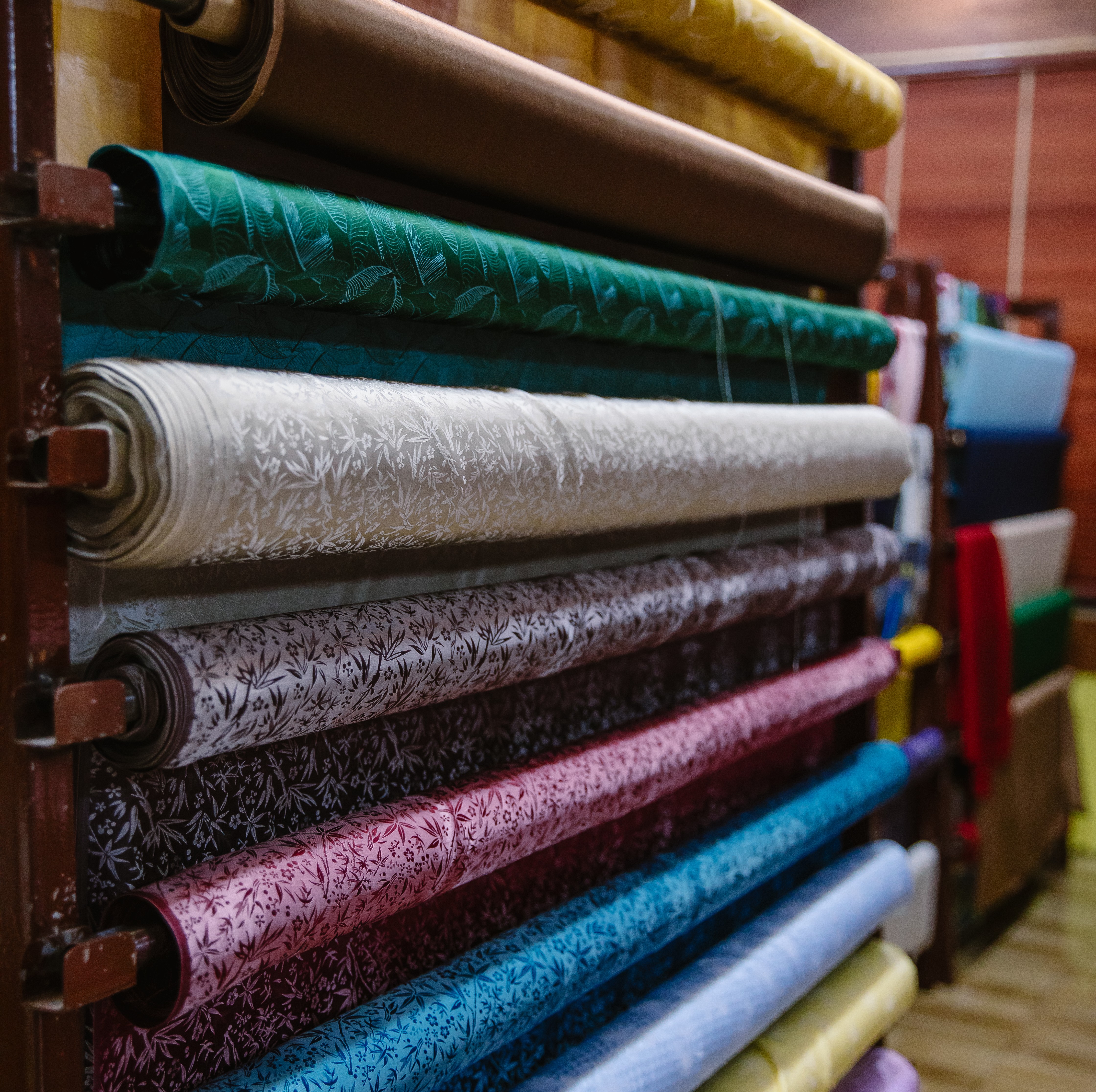 Lụa Việt Nam: Hành trình từ truyền thống đến tinh hoa hiện đại